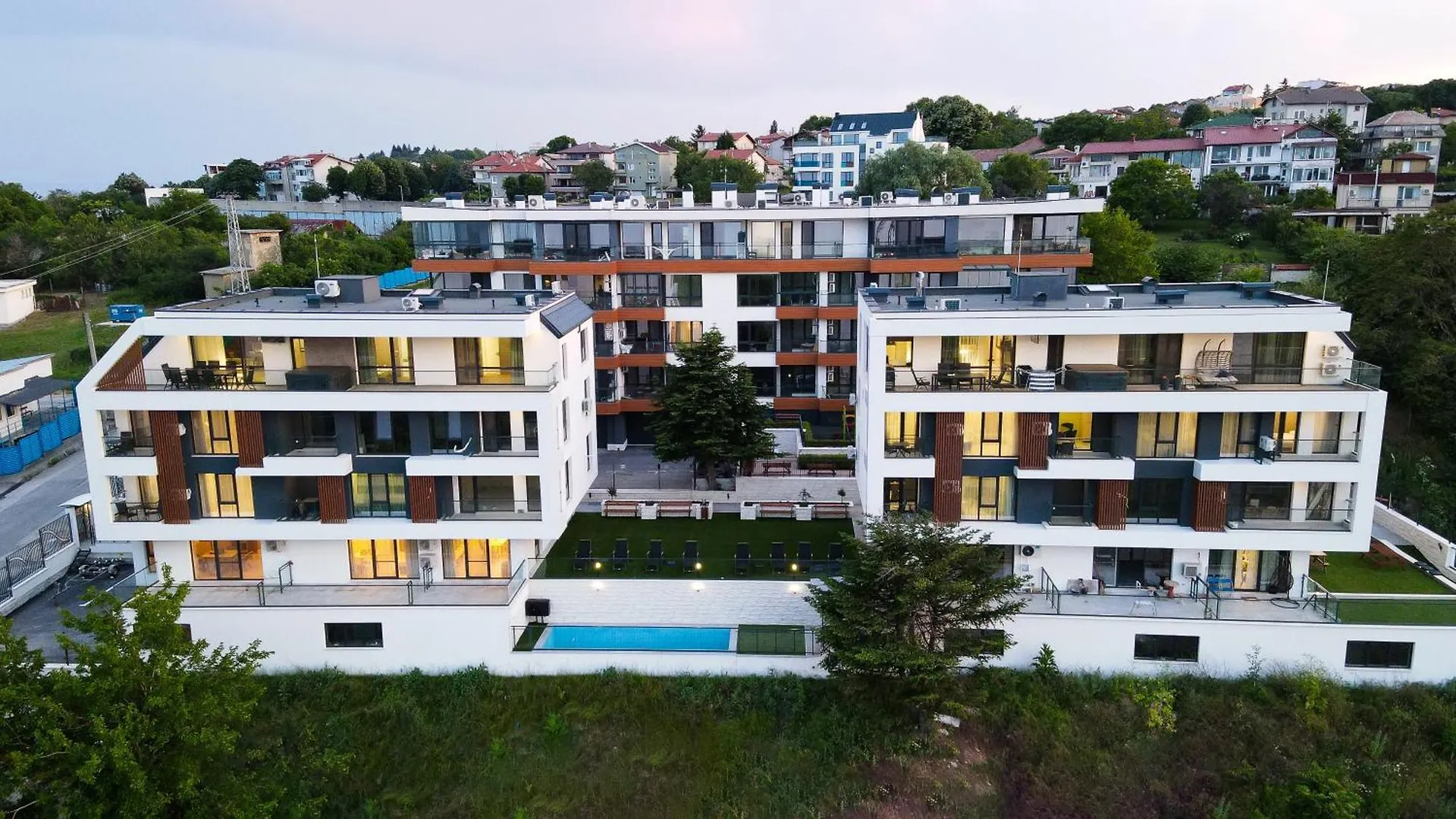 Vip Apartment Sea View Varna 0*,