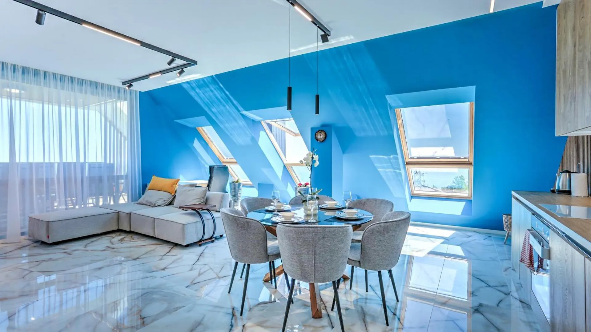 Vip Apartment Sea View location